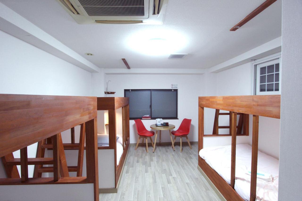 I Osaka House Hotell Eksteriør bilde