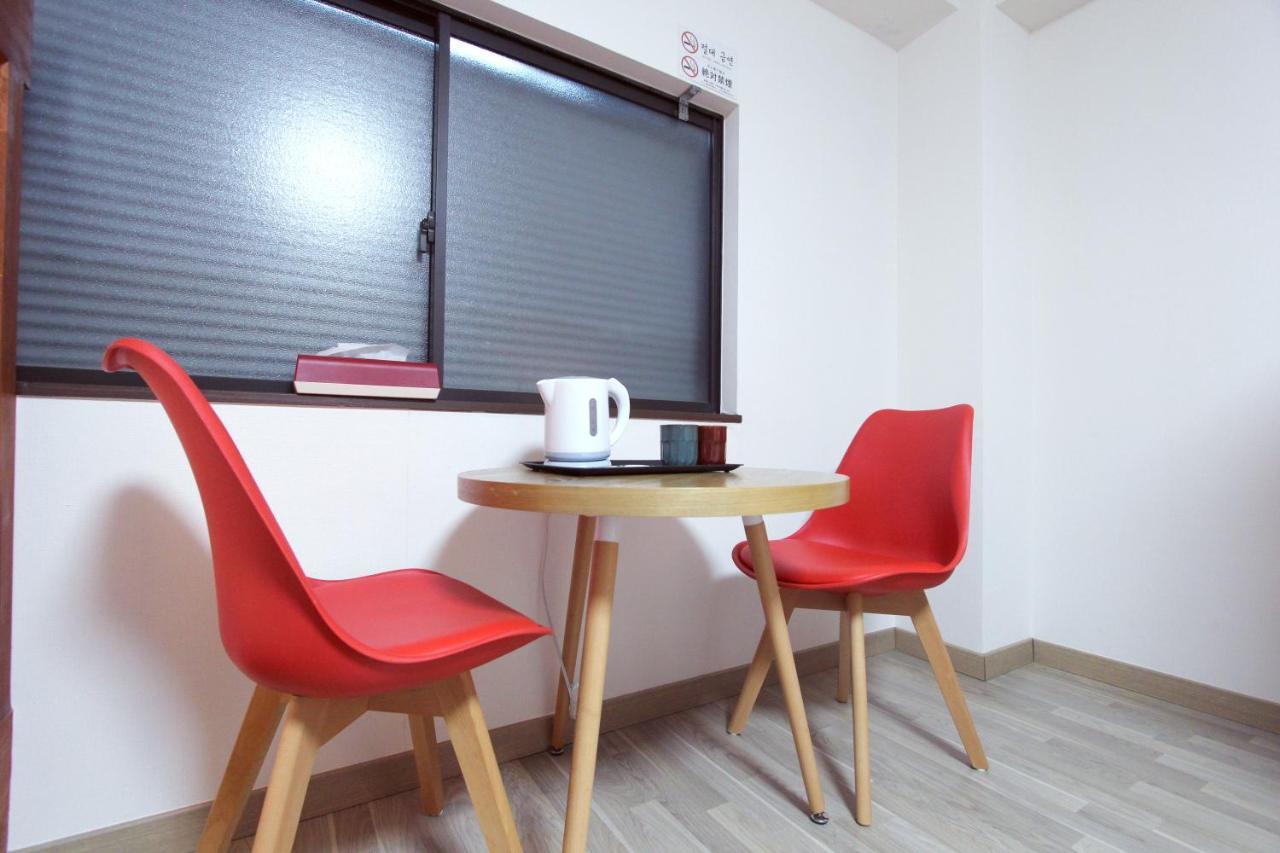 I Osaka House Hotell Eksteriør bilde
