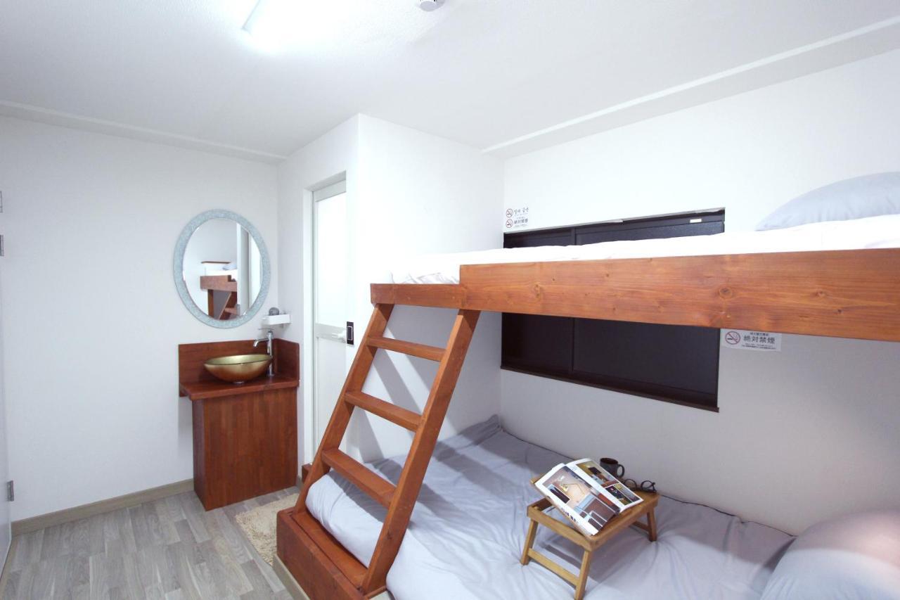 I Osaka House Hotell Eksteriør bilde